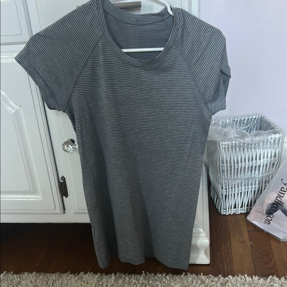 Lululemon Athletica Gray Cap Sleeve Relaxed T-Shirt